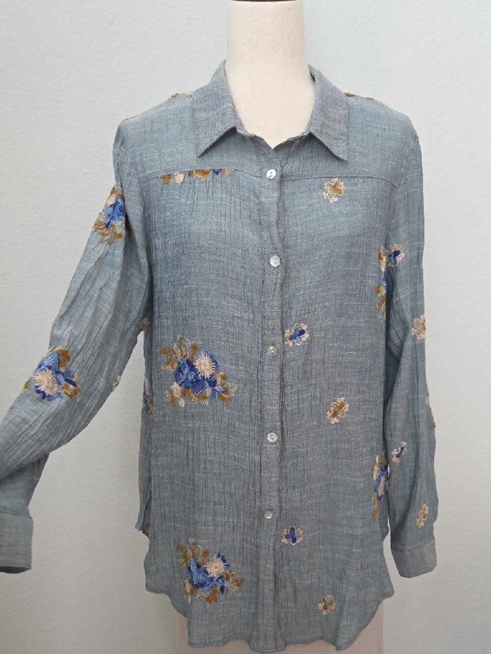 fig and flower Blue Floral Stitching Embroidered Button-Down Blouse Vegan Boho